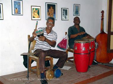 2004 Cuba, Santiago de Cuba, Patio de la Trova, DSC01261 B_B720